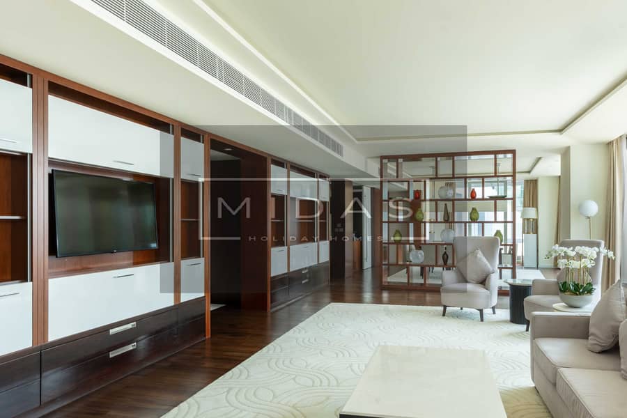 3 Living Room 1. JPG