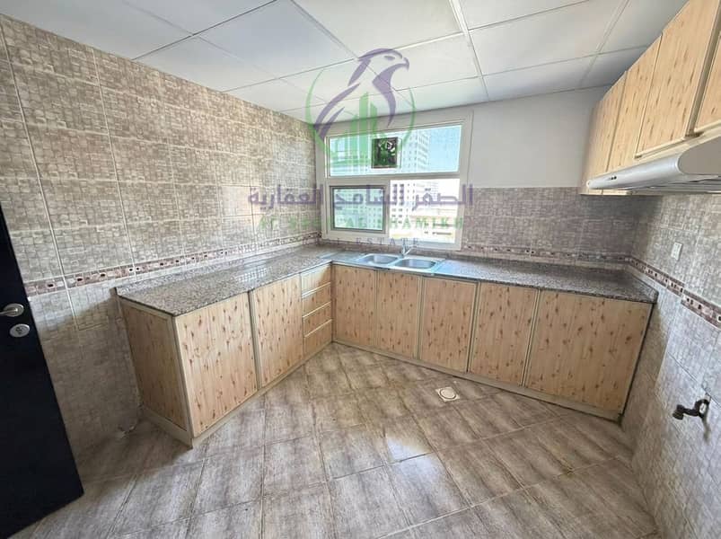 11 Repainting_interior_walls_white_202608301044 (5). jpeg