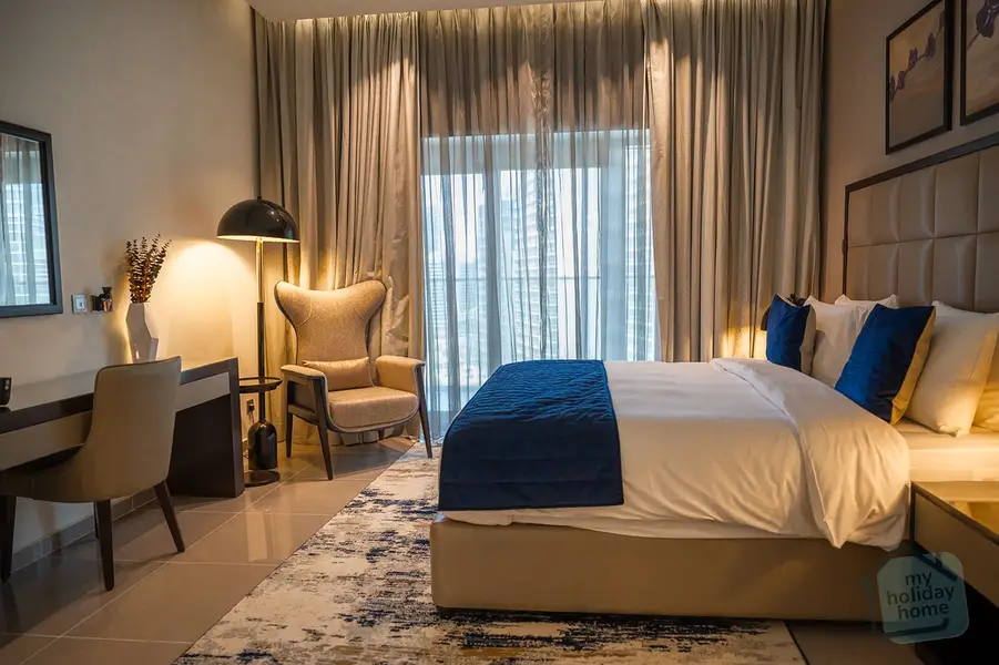 Stunning High-Floor 1BR | Burj Khalifa View | Pool & Gym