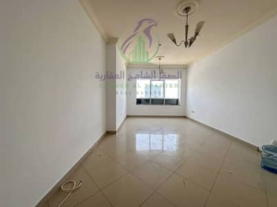 3 habitaciones Apartamento para en Alquiler en Al Mamzar, Sharjah - Repainting_interior_walls_white_202608301404. jpeg