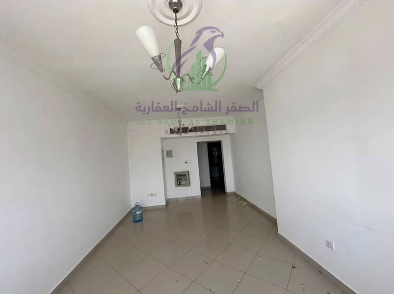 2 Repainting_interior_walls_white_202608301402. jpeg