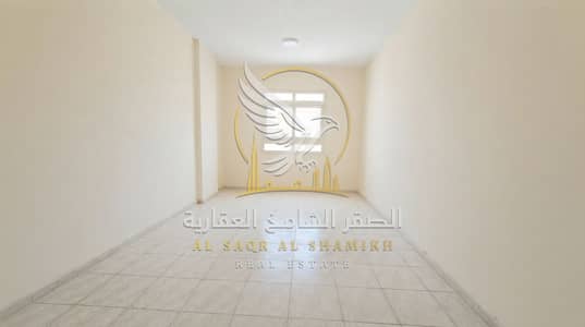 فلیٹ 2 غرفة نوم للايجار في المجرة، الشارقة - Enhance_real_estate_photo_lighting_202608261226. jpeg