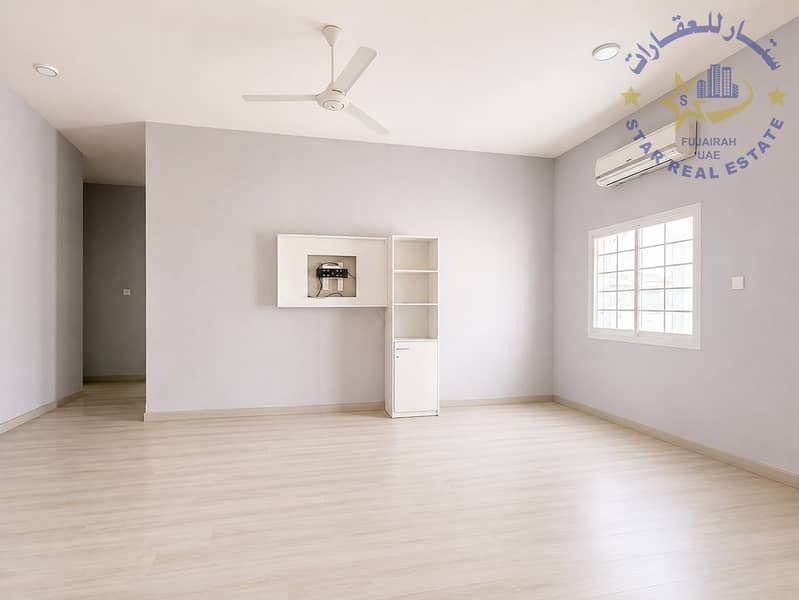 12 04f3b7aa-a1ad-4d53-85e5-3cb1551f4ef4. png