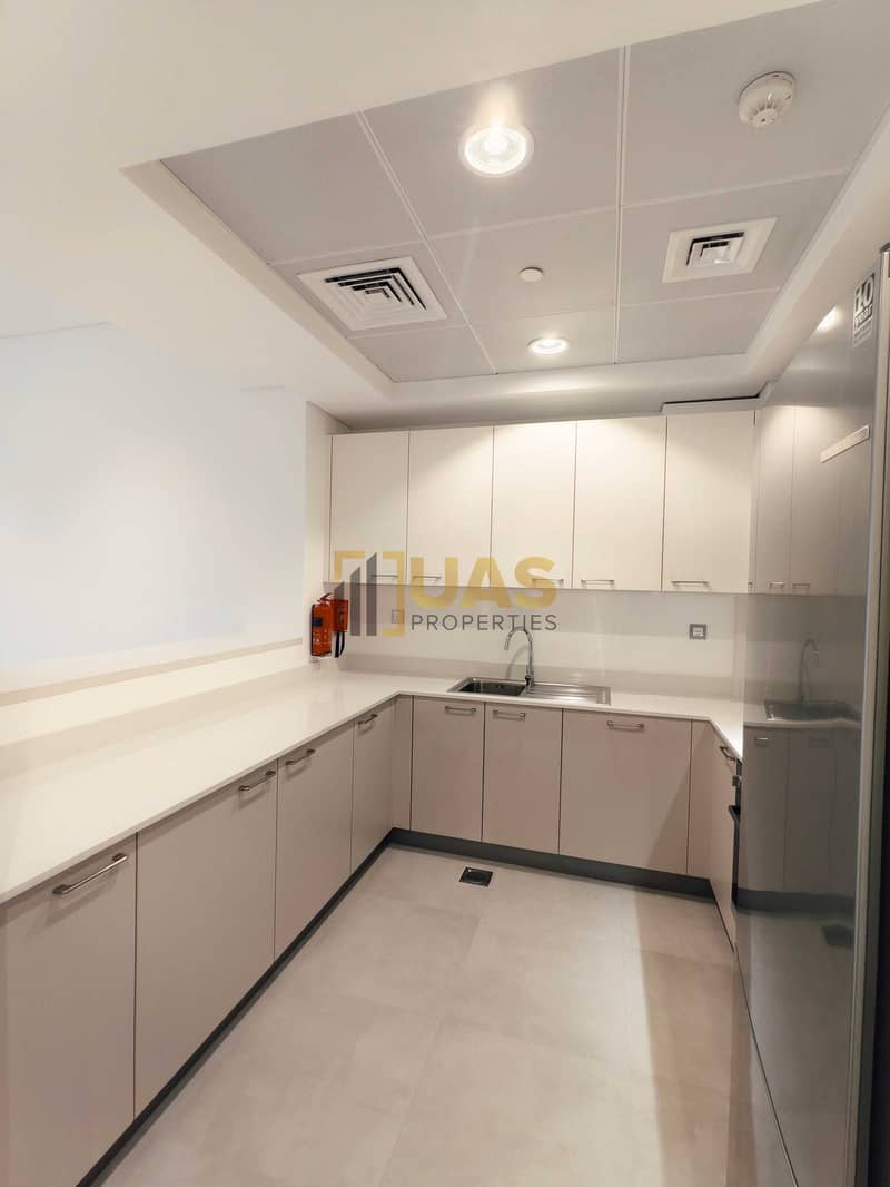 16 KITCHEN. jpg