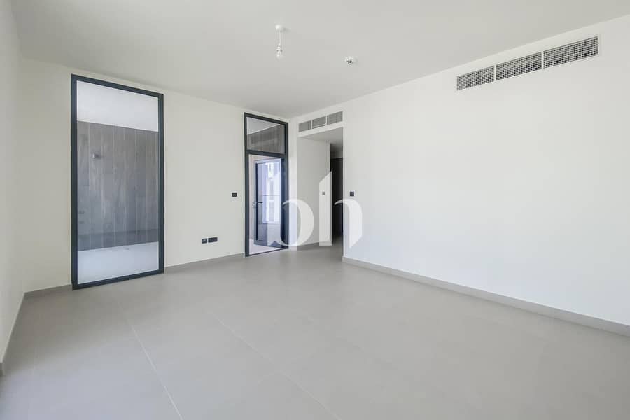 12 Image 0