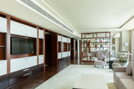 3 Bedroom Penthouse for Rent in Dubai International Airport, Dubai - Living Room 1. JPG 3 Bedroom Penthouse for Rent in Dubai International Airport, Dubai - Living Room 1. JPG
