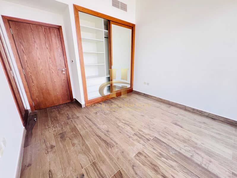 4 WhatsApp Image 2026-08-31 at 11.20. 34 AM (1). jpeg