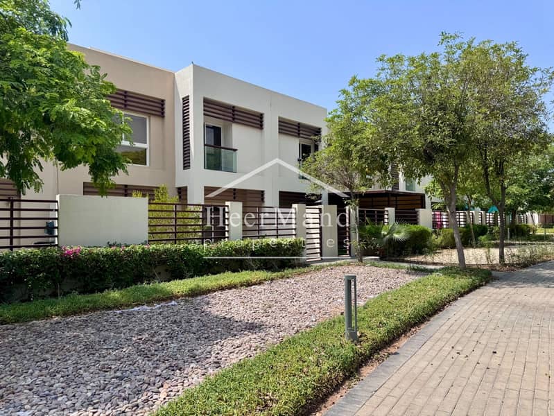FAMILY FRIENDLY COMMUNITY - MOVE IN READY FAMILY FRIENDLY COMMUNITY - MOVE IN READY