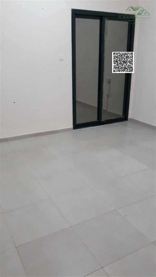 9 80062411_SP_photo. jpg