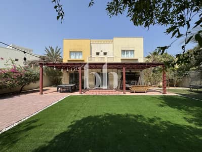 5 Bedroom Villa for Rent in The Meadows, Dubai - images image img