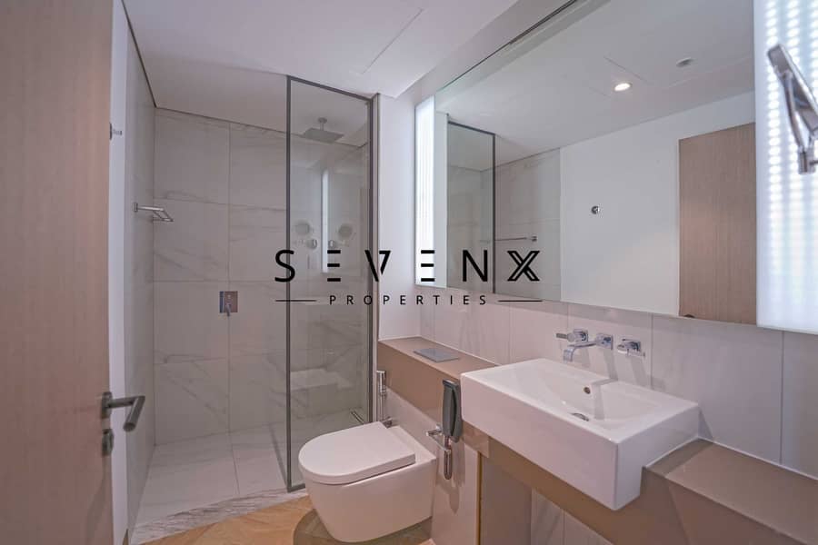 9 bathroom studio. jpg