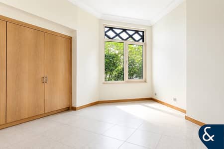 2 Bedroom Apartment for Sale in Palm Jumeirah, Dubai - Two bedroom + Maid | Priced to sell | Type E