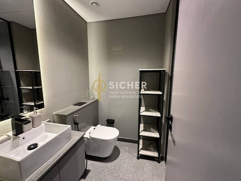 8 6fb816ab-54d5-4a3a-8361-82e3ea3921db. jpg