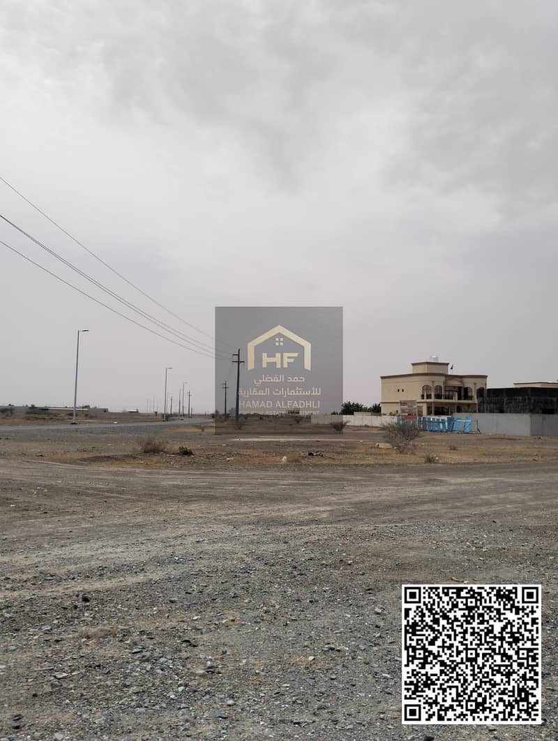 4 21a984b2-79fb-4643-b653-feb262c5d89a-watermark. jpg