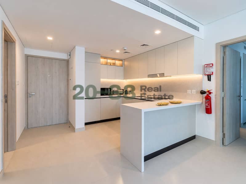 4 Photo1. jpg