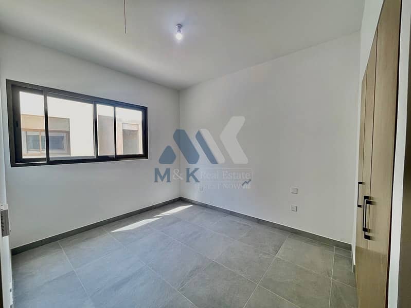 5 WhatsApp Image 2025-03-24 at 2.00. 10 PM (1). jpg