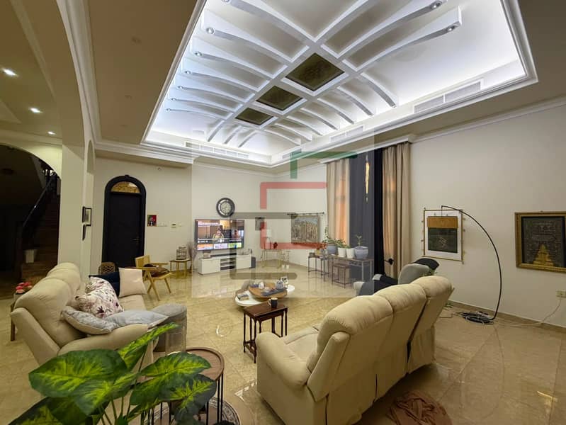 2 living room2. jpeg