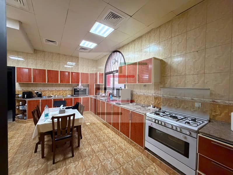 5 kitchen. jpeg