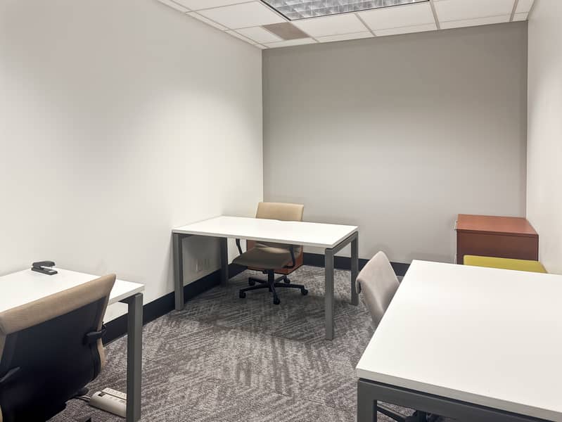 7 Regus_MO, Kansas City - Country Club Plaza_USA_Centre 1644_Coworking 1. jpg