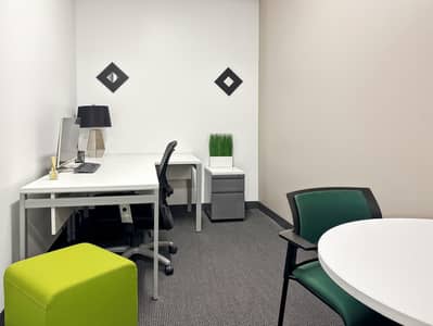 Office in affitto a Jebel Ali, Dubai - Regus_CA, Burbank - Burbank Business District _USA_Centre 3688_Office 1. jpg