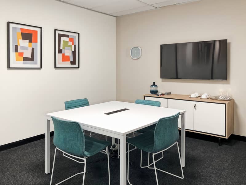 6 Regus_Somerset West, Links Office Park_South Africa_Centre 7627_Meeting Room 1_LOCATIONHEROIMAGE. jpg