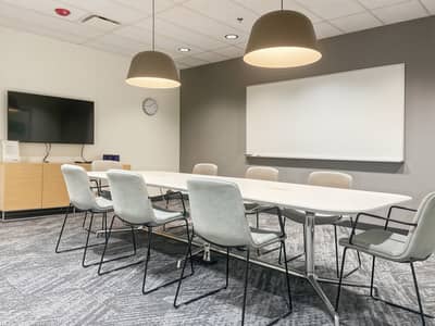杰贝阿里， 迪拜 写字楼待租 - Regus_AB, Calgary - 6815 8th Street_Canada_Centre 6189_Board Room 1_LOCATIONHEROIMAGE. jpg