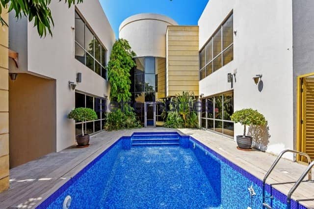 Amazing modern villa with swimming pool.