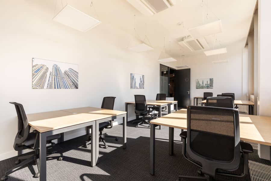 7 Regus_RegusGenevaTheHive_Geneva_Switzerland_LargeOffice_WithoutModels_1[2]_RET. jpg