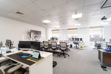 Office for Rent in DIFC, Dubai - Fitted I Open Workspace I 1 Meeting Room