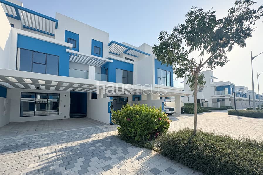 Casa adosada en DAMAC Lagoons,Santorini, 5 dormitorios, 190000 AED - 16349265 Casa adosada en DAMAC Lagoons,Santorini, 5 dormitorios, 190000 AED - 16349265
