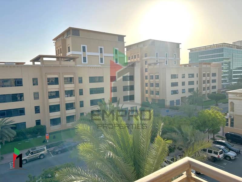 Chiller Free l Near to Mosque l Spacious & Bright Chiller Free l Near to Mosque l Spacious & Bright
