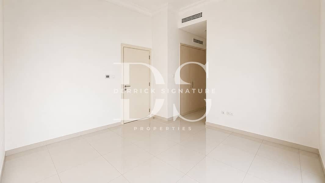 8 Master Bedroom. jpg