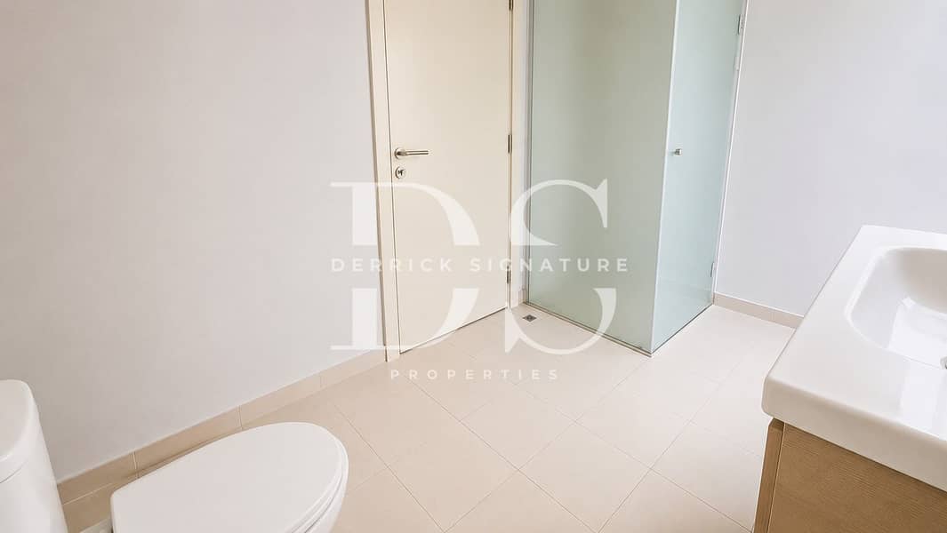 20 Master Bedroom Bathroom 2. jpg