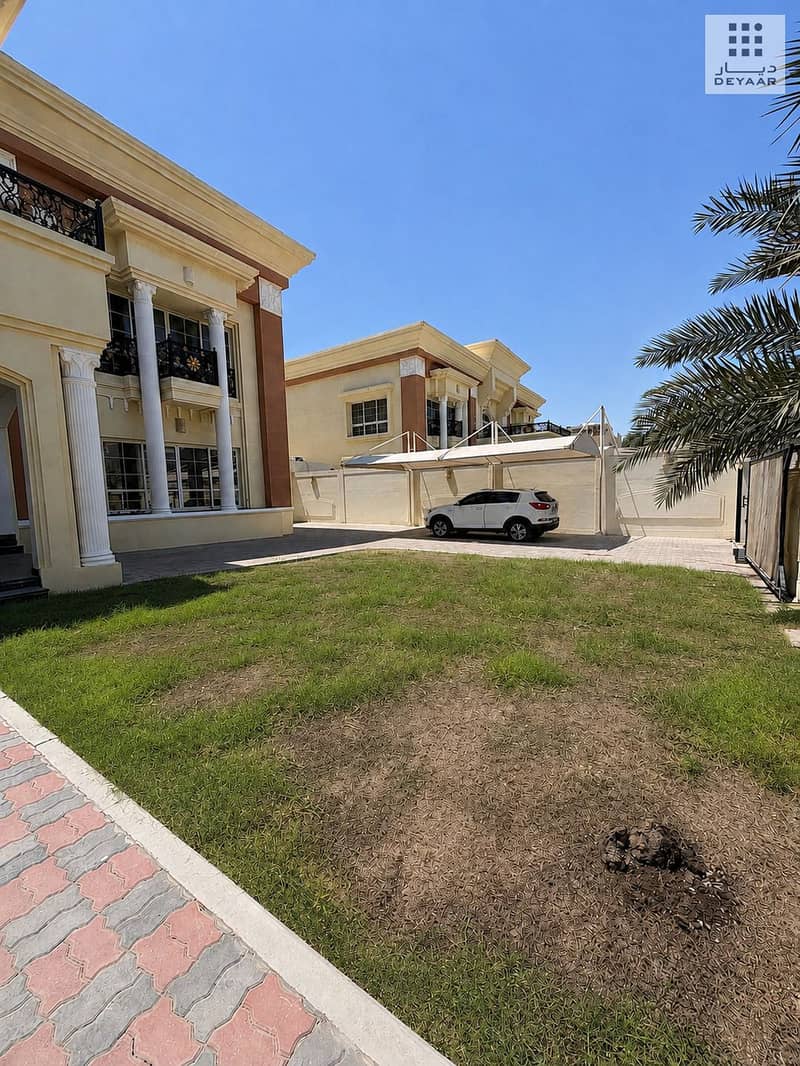22 03 Side Yard and Parking. jpg