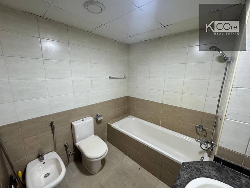 4 cb431e34-f707-4321-8a78-ac6a80095a05. jpg
