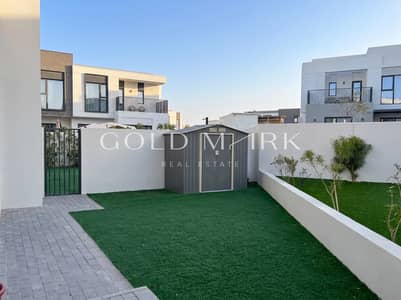 4 Bedroom Townhouse for Sale in Dubai South, Dubai - Pool Facing | Huge Plot | Rented | Brand New