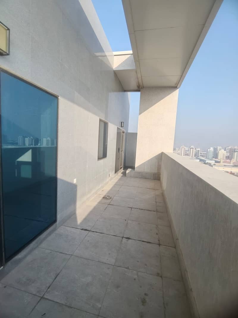 7 BALCONY 2. jpeg