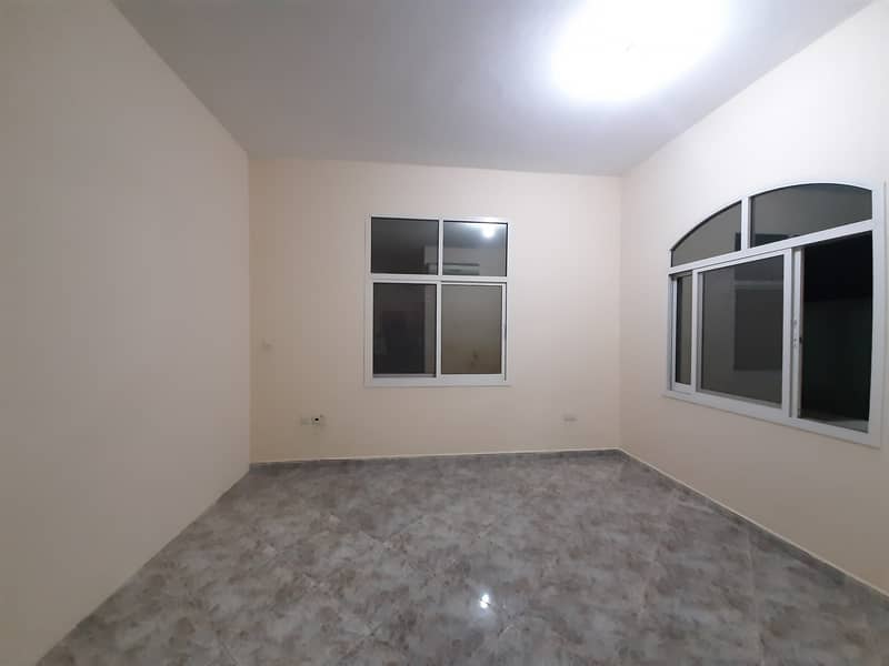 Spacious Studio With Affordable Rent Near Bus Stop