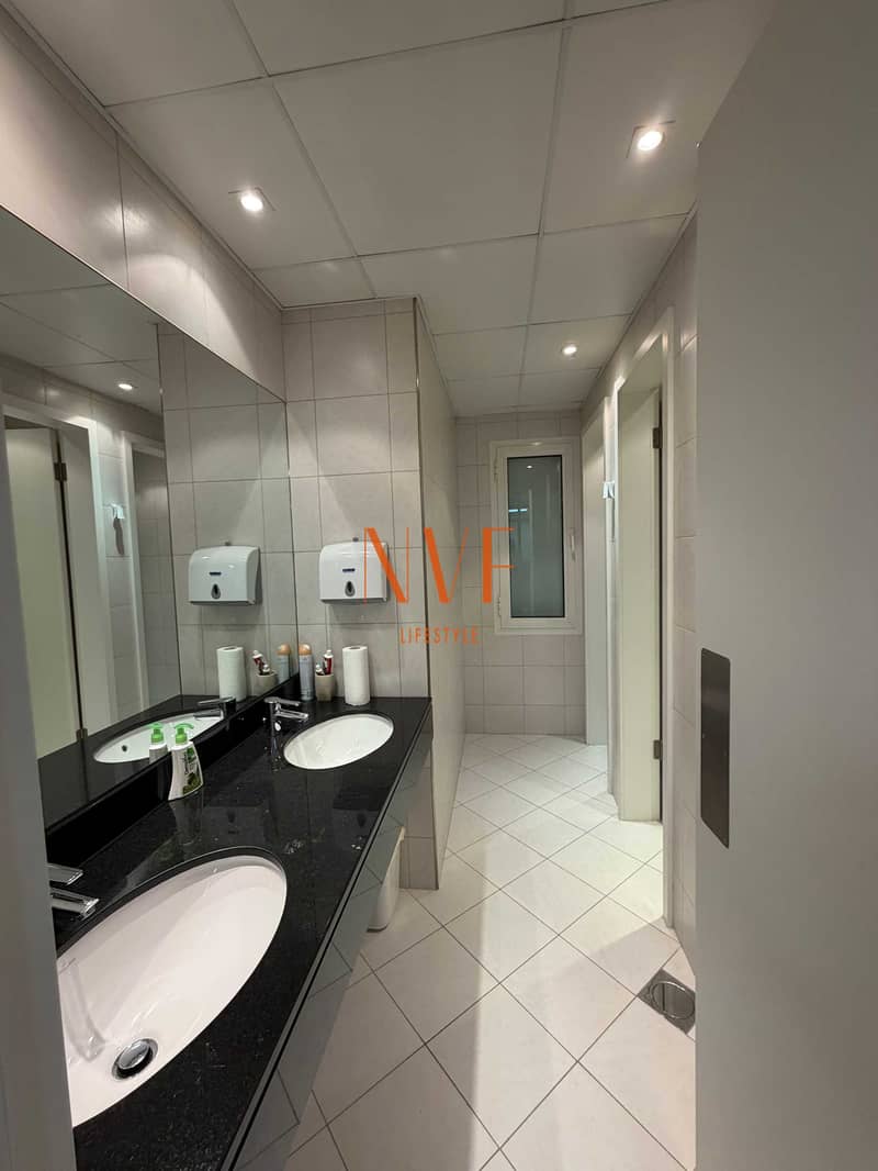 8 Bathroom. jpeg
