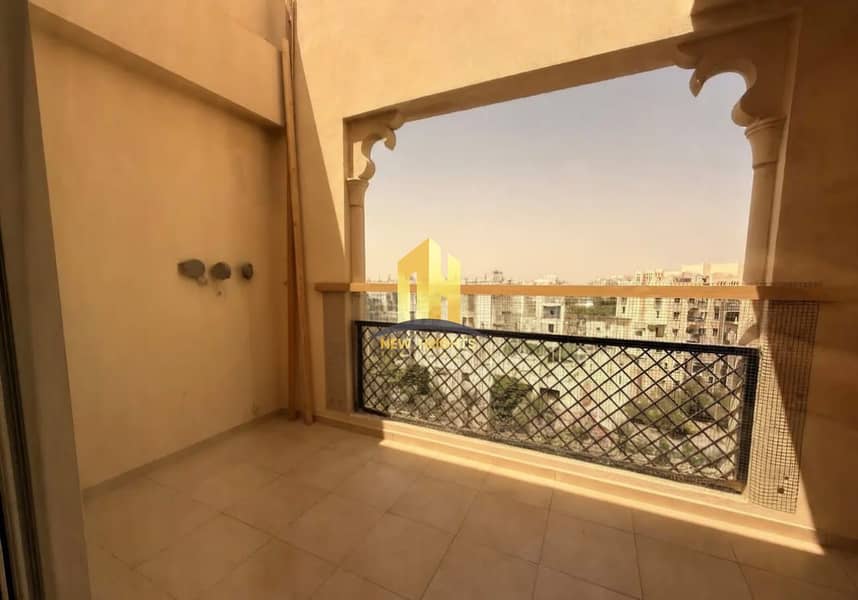 7 BALCONY. jpeg