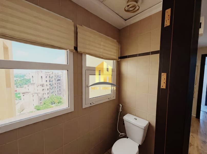 12 washroom. jpeg