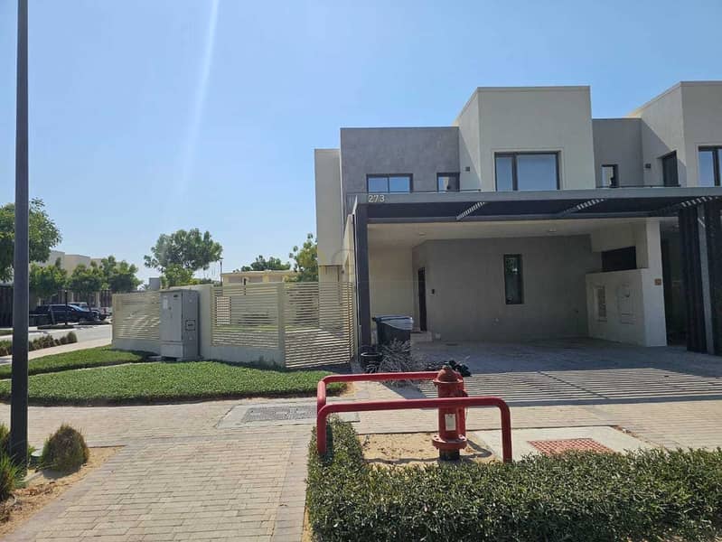 Smart Home | Corner Unit | Beautifully Upgraded Smart Home | Corner Unit | Beautifully Upgraded