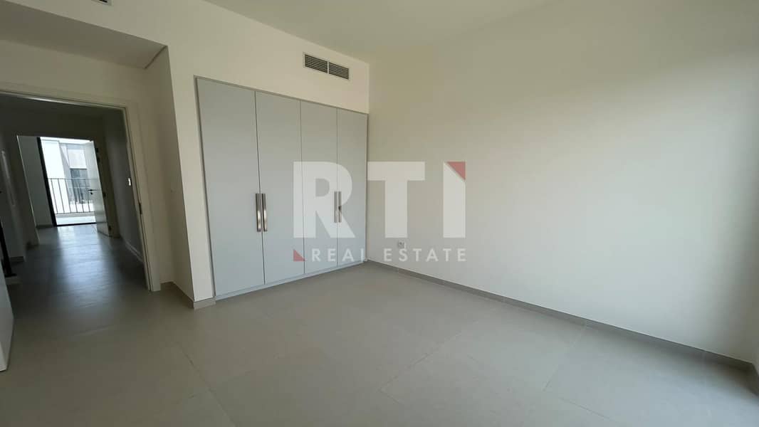 4 Image 4