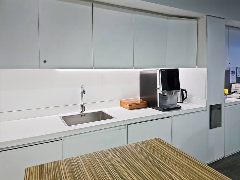 7 Regus_Ajman, Corniche_UAE_Centre 3276_Refresh Area 1. jpg
