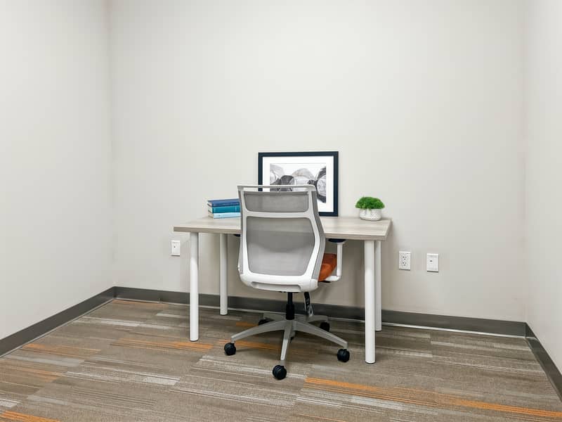 7 Regus_KY, Louisville - East Witherspoon St_USA_Centre 6323_Office 4. jpg