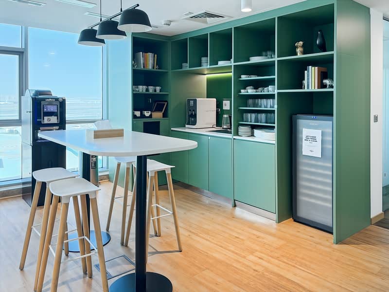 6 Regus_Dubai, DAFZ, Freezone_UAE_Centre 5784_Refresh Area. jpg