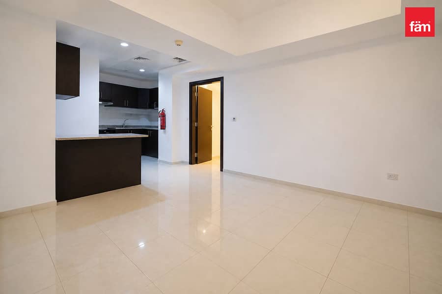 High Floor | Chiller Free | Expansive View High Floor | Chiller Free | Expansive View