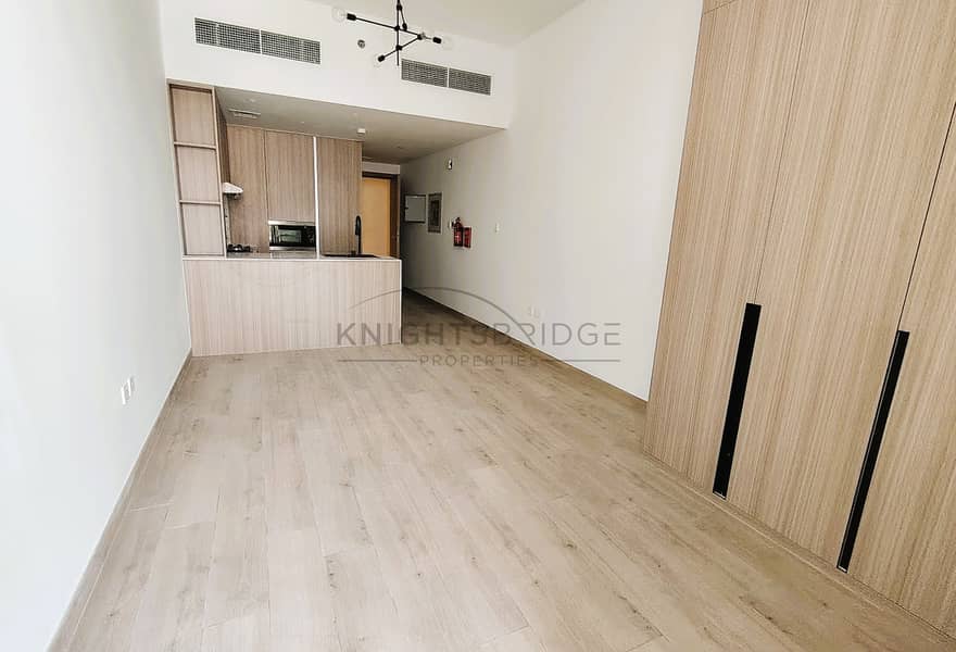 Kitchen Appliances | Multiple Cheques | Pool View Kitchen Appliances | Multiple Cheques | Pool View