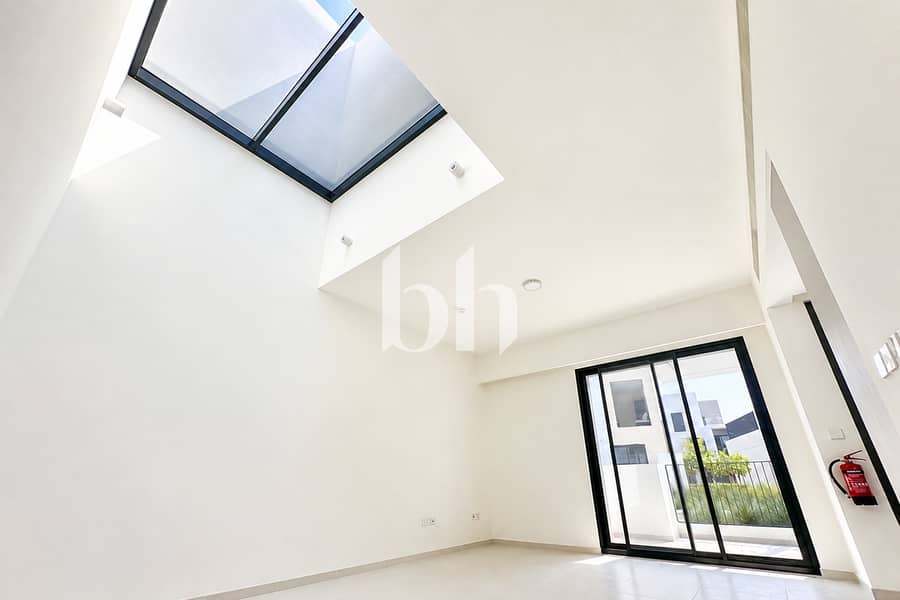 3 images image img