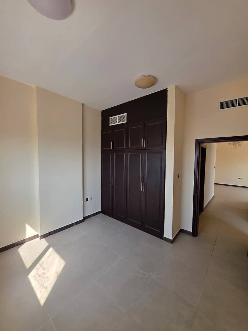 12 WhatsApp Image 2026-08-31 at 13.11. 35. jpeg